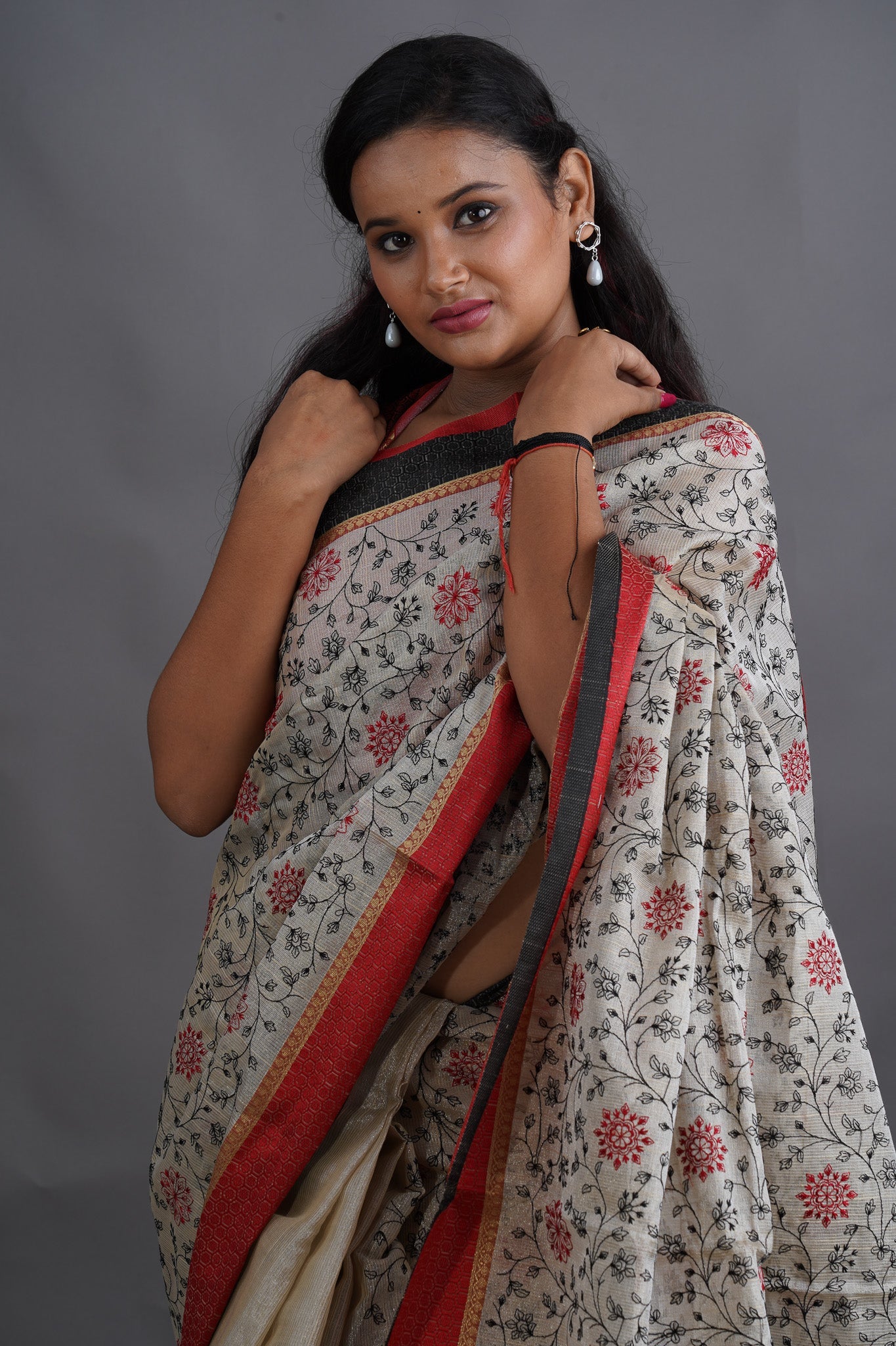 Light Gold Embroidered Tissue Saree - Kavaach Kashi